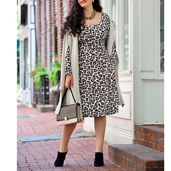 Girl With Curves Button Front Cape Cardigan - Picture 3 of 4